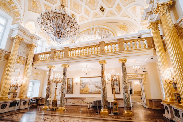 Grand Palais de Tsaritsyno en été, Russie. Le parc Tsaritsyno est l'une des principales attractions touristiques de Moscou. Belle vue panoramique sur l'ancien complexe Tsaritsyn en été.