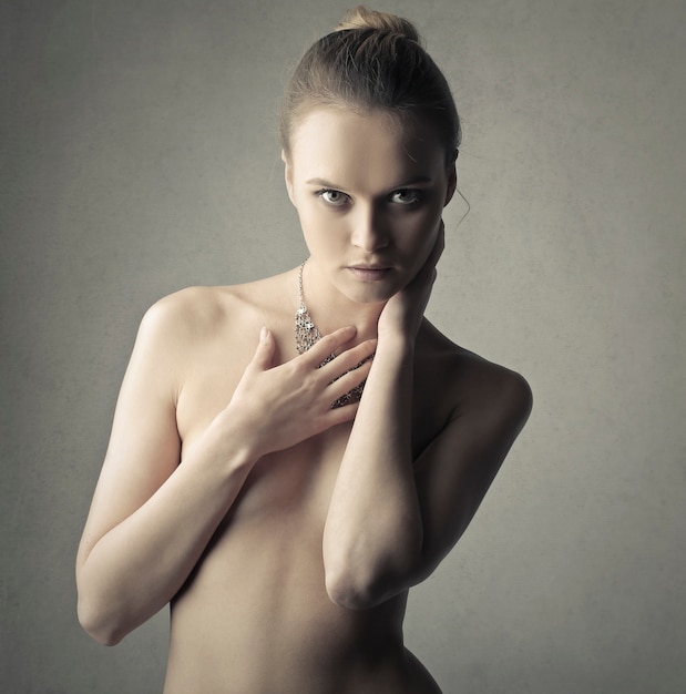 Photo jeune femme nue