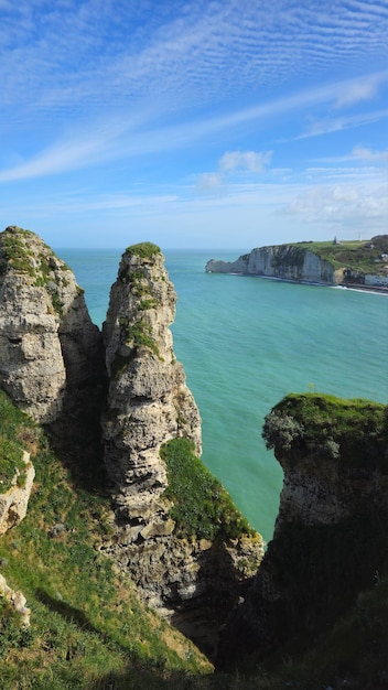 Photo paysage des falaises le long de la falaise d'aval vue de la manche etretat normandie france