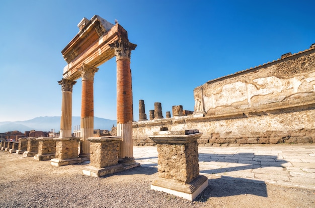 Ruines de l&#39;ancienne ville romaine de Pompéi, détruite par le volcan Vésuve