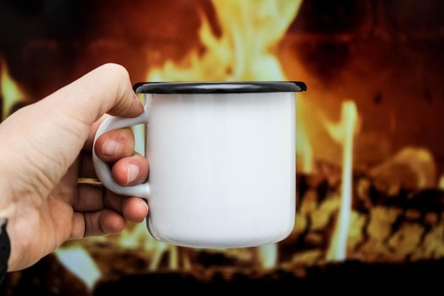 Tasse à café et à thé en émail blanc