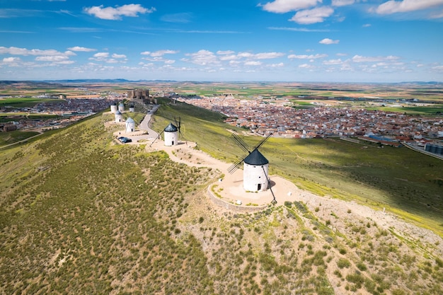 Vue aérienne des moulins à vent de Don Quichotte à Consuegra Toledo Espagne Photographie de haute qualité