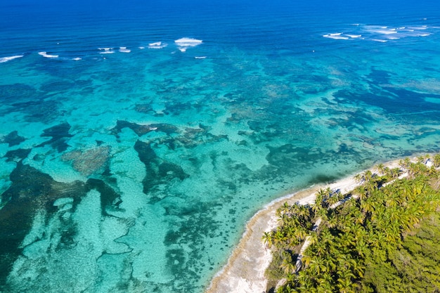 Photo beautiful aerial view of the beach