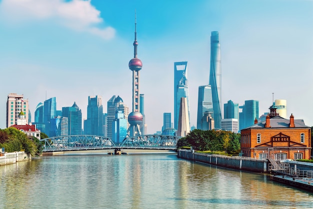 Photo beautiful cityscape shanghai skyline in sunny day, china