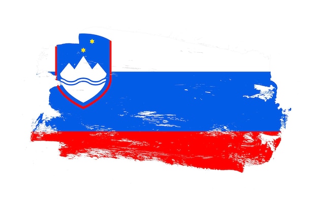 Beroerte penseel geschilderd noodlijdende vlag van slovenië op witte achtergrond