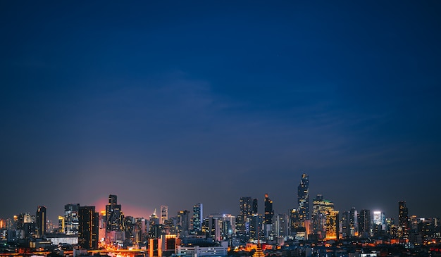 Photo cityscape in middle of bangkok,thailand