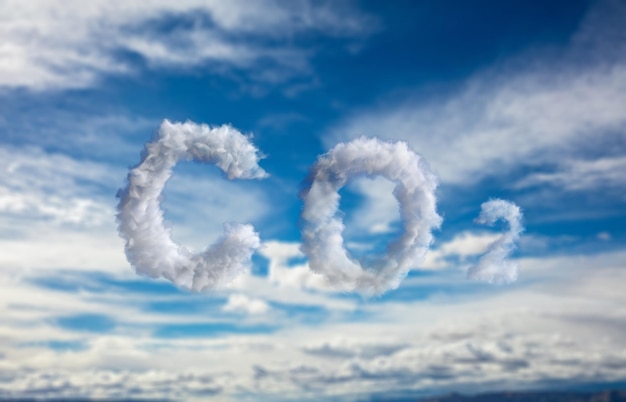 Photo cloud co2 symbol on blue sky background planet pollution smog concept 3d illustration