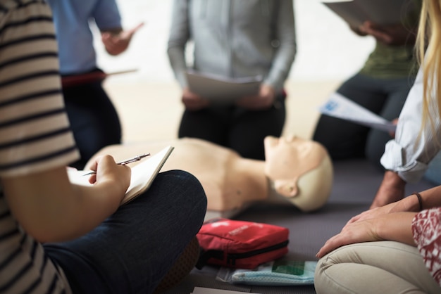 Foto concetto di addestramento al pronto soccorso cpr