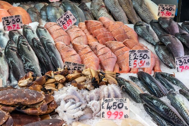 Foto pesce e frutti di mare per la vendita in un mercato di londra