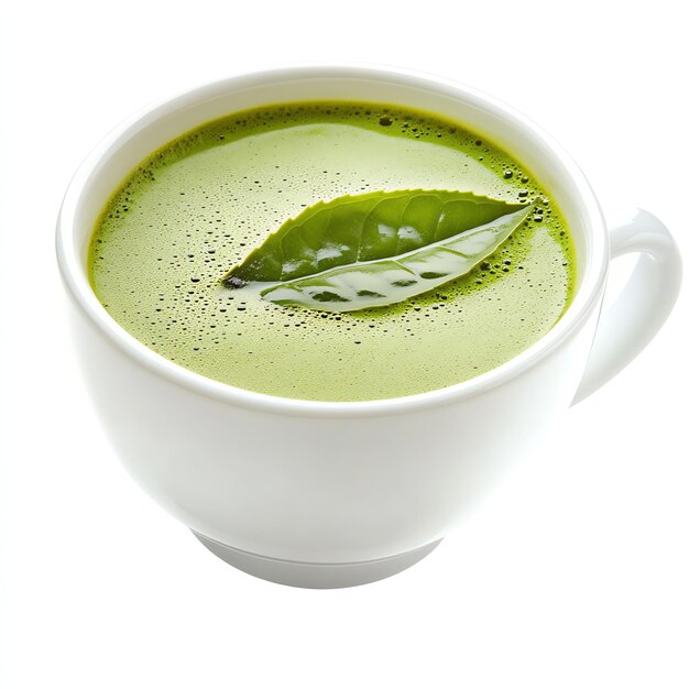 Photo intensely green matcha tea in a white cup