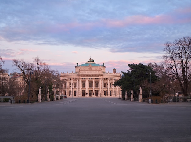 Photo panoramic image of theater in vienna at sunset