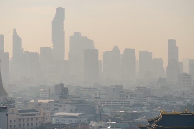 Photo problem air pollution at hazardous levels with pm 2.5 dust, smog or haze, low visibility in bangkok city ,thailand