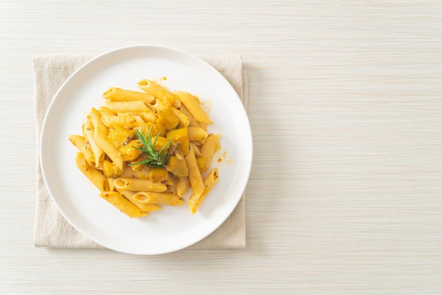 Photo pumpkin penne pasta alfredo sauce