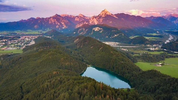 Foto la vista panoramica delle montagne contro il cielo