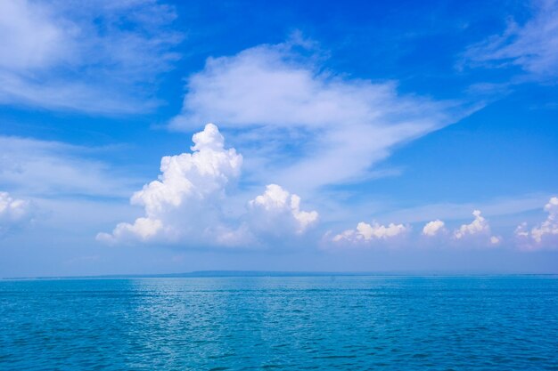 Photo scenic view of sea against sky