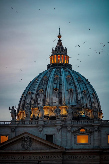 Photo st peter basilica against sky