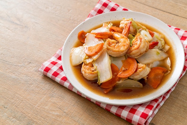 Stirfried Chinese cabbage with shrimps