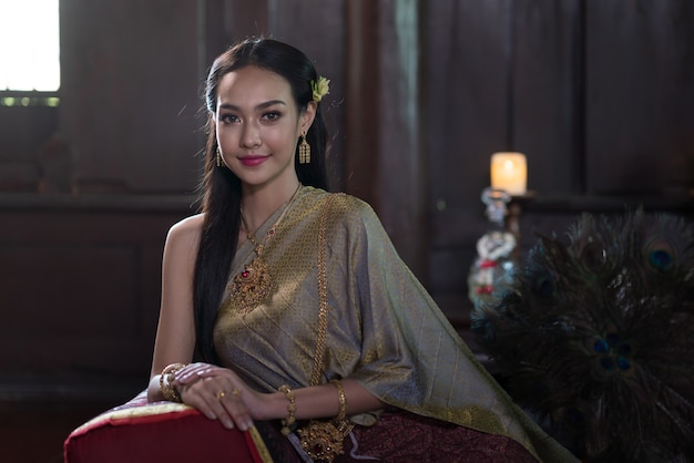 Thai women wearing traditional costumes in ancient times During the Ayutthaya period