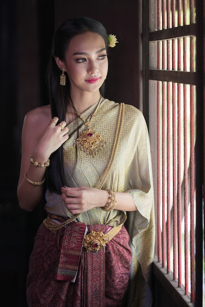 Thai women wearing traditional costumes in ancient times During the Ayutthaya period