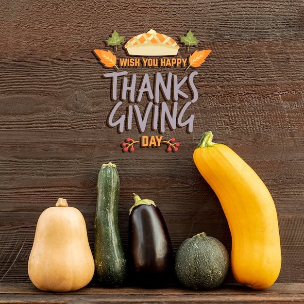 Thanksgiving day met pompoenen en aubergine