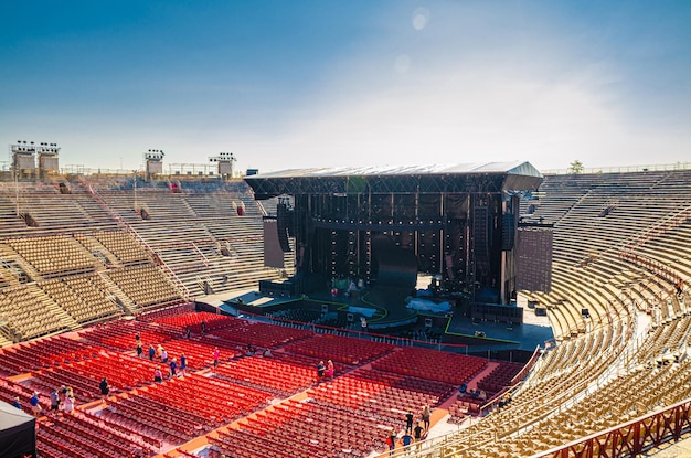 Photo the verona arena interior inside view with stone stands and stage roman amphitheatre