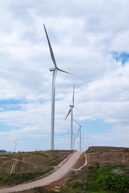 Photo wind turbine and blue sky