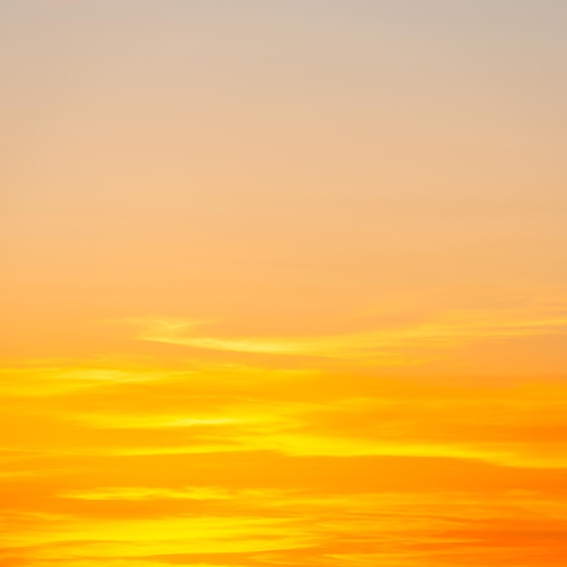 Foto zonsondergang hemel met zonsondergang wolken