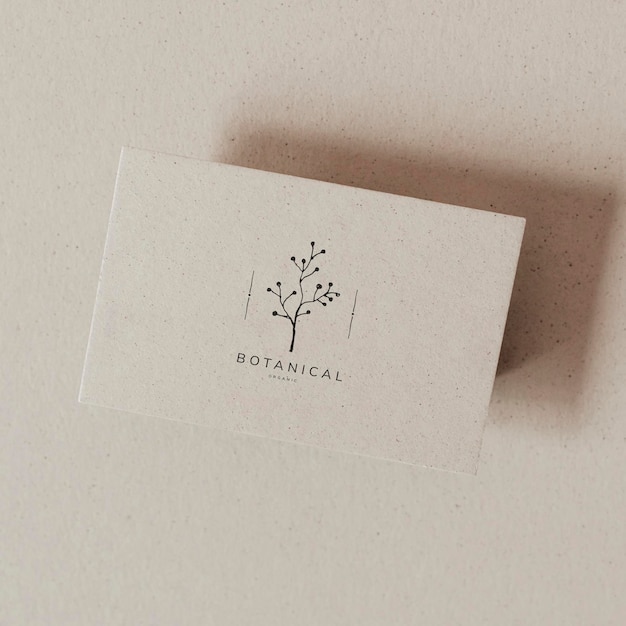 PSD design mockup di carta nome botanico in bianco beige