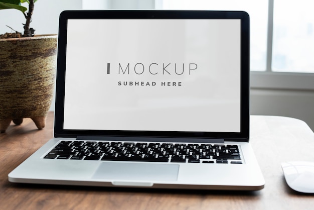 PSD laptop digital device screen mockup