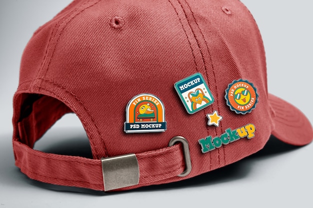 Pins mockup op beanie nat