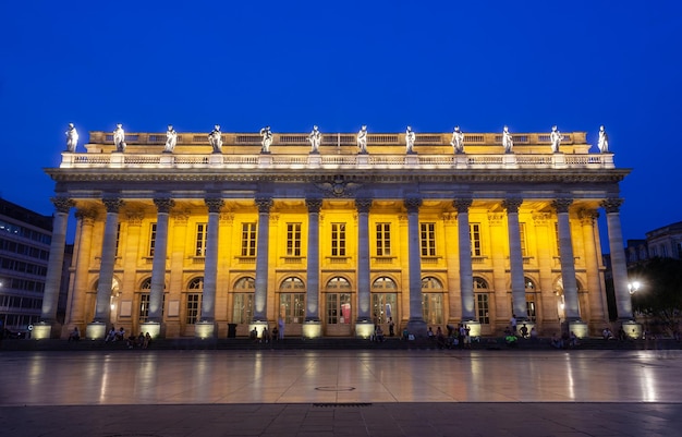 Teatr Wielki na Place de Comedie w mieście Bordeaux