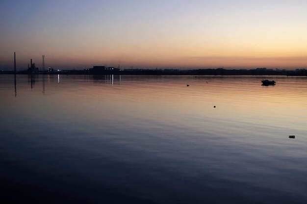 Zachód słońca nad rzeką Tejo