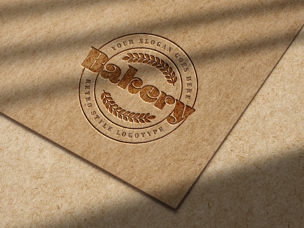 PSD gratuit maquette de logo en creux sur papier kraft