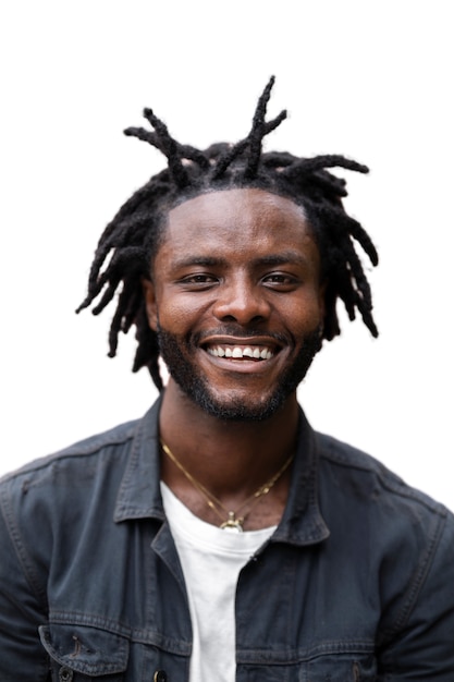 PSD gratuit portrait de jeune homme avec une coiffure afro dreadlocks