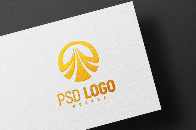 PSD une carte blanche avec un logo jaune qui dit un logo pour une entreprise