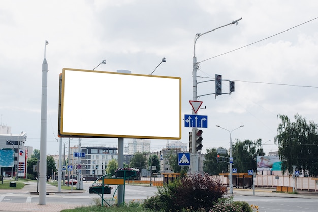 PSD leere plakatwand in der stadt