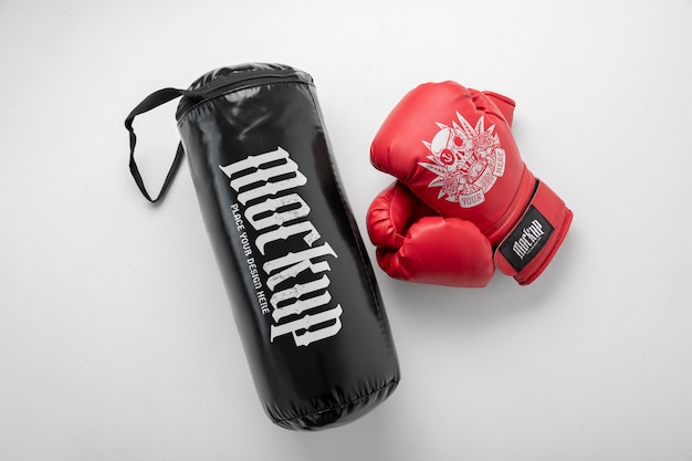 Luvas de boxe e maquete de bolsa para esporte de boxe