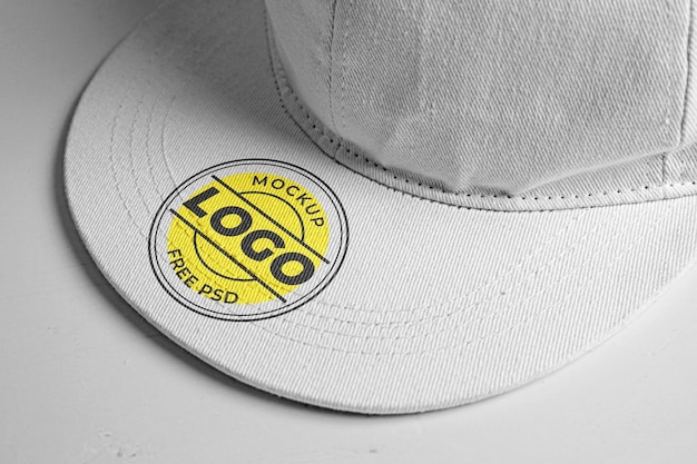 PSD maquette de logo de casquette blanche