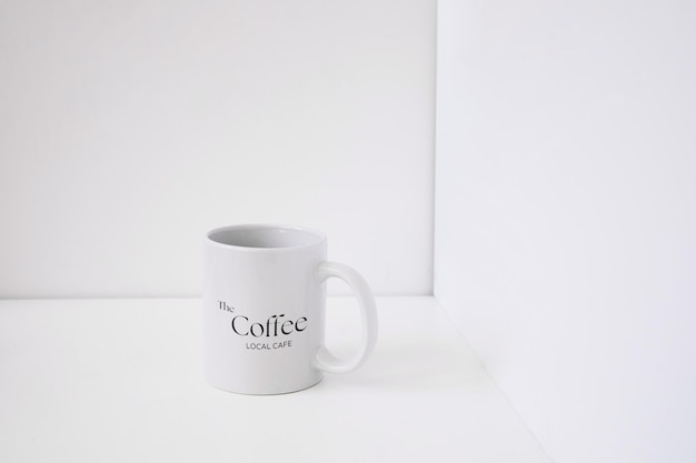 PSD une maquette réaliste d'une tasse de café