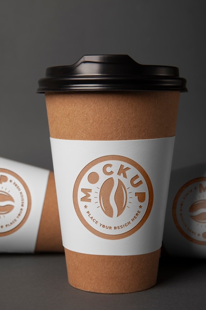 Mockup di logo sulla tazza di carta