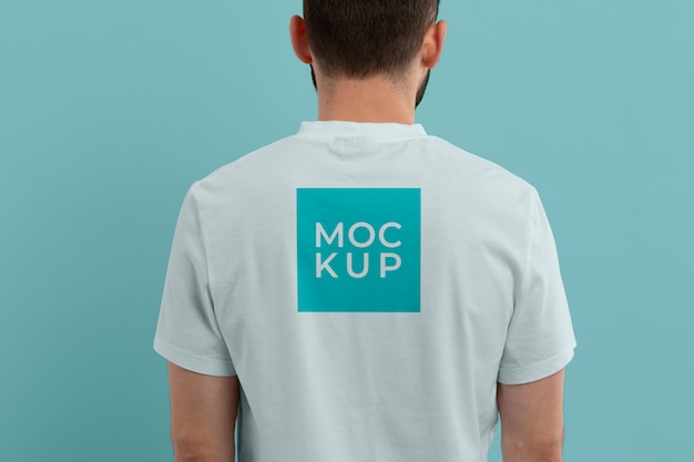 Modèle de maquette de t-shirt blanc