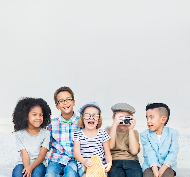 PSD ragazzini giovane gruppo di bambini bambini vintage amicizia