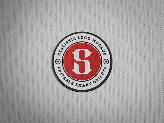 Realistischer Stickerei-Logo-Aufnäher auf Jersey-Stoff