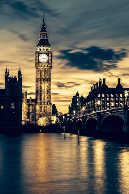 Gratis Foto big ben-klokkentoren in londen bij zonsondergang, speciale fotografische verwerking.