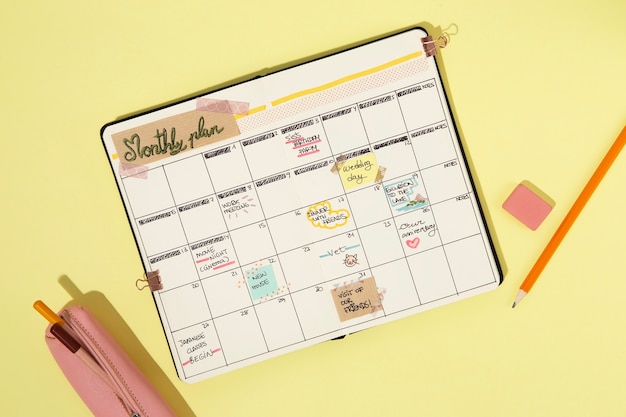 Gratis Foto bullet journal en benodigdheden arrangement plat gelegd