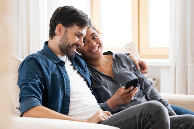 Man en vrouw brengen wat quality time samen door