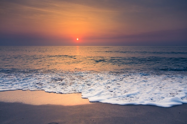 Gratis foto strand en tropische zonsondergang