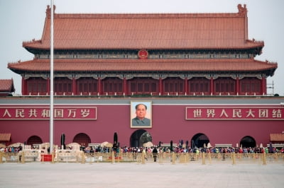 "'죽음의 경쟁' 펼쳐졌다"…집단 우울증에 빠진 中 청년들