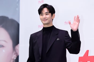 "김수현, 회당 8억씩 받는다던데"…배우 몸값 폭로 '반전' [김소연의 엔터비즈]