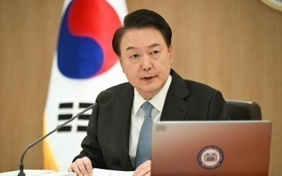 尹 "노동약자보호법 제정할 것"…미조직 근로자 보호 강조